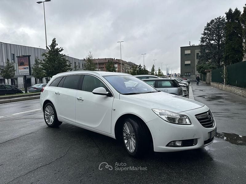 Bianco Usata 2012 Opel Insignia Station wagon | 3900 € (Ottimo prezzo) - Immagine 1/4
