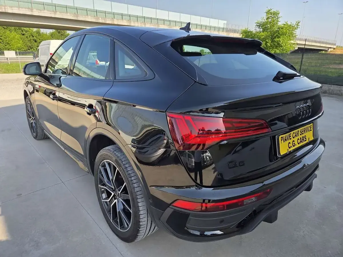 Usata Audi Q5 Sportback Advanced 204 CV (150 kW) 2023 Nero SUV