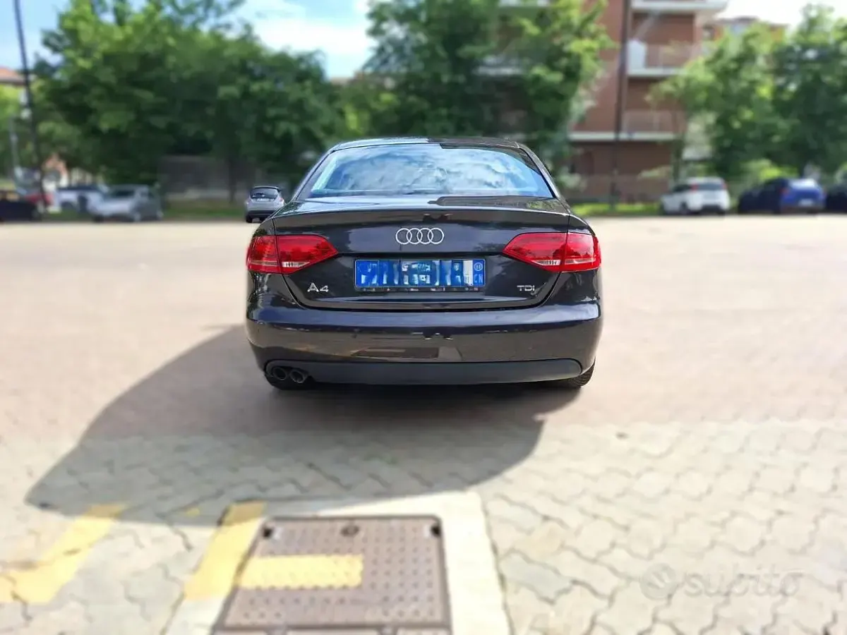 Usata Audi A4 120 CV (88 kW) 2011 Grigio Berlina