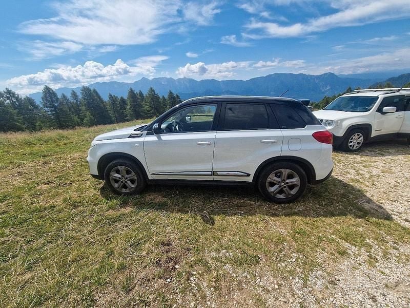Usata Suzuki Vitara 120 CV (88 kW) 2019 Bianco SUV