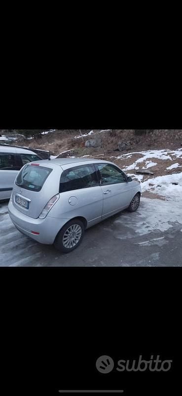 Usata Lancia Ypsilon 60 CV (44 kW) 2006 Grigio Utilitaria