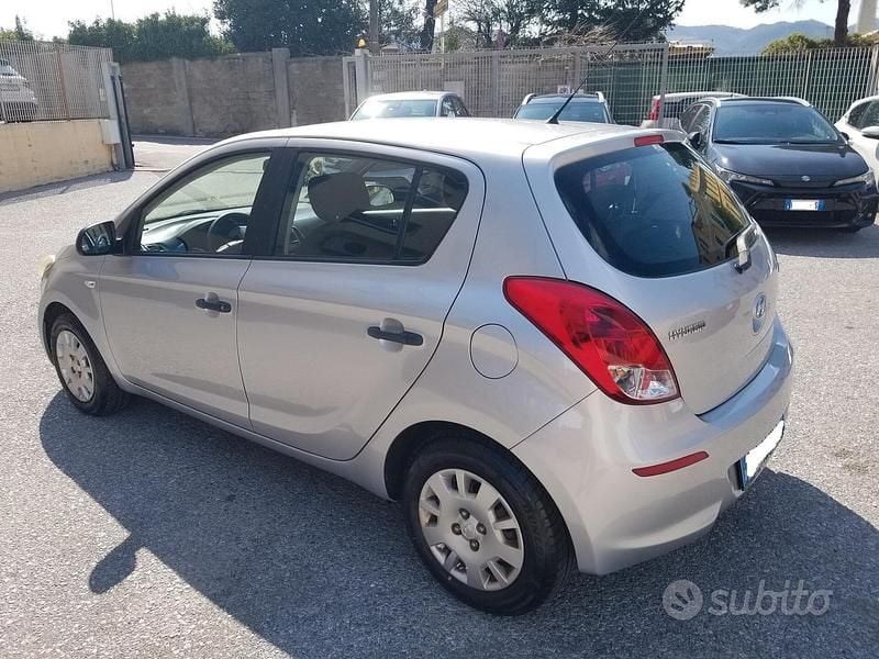Usata Hyundai i20 Classic 86 CV (63 kW) 2013 Grigio Utilitaria