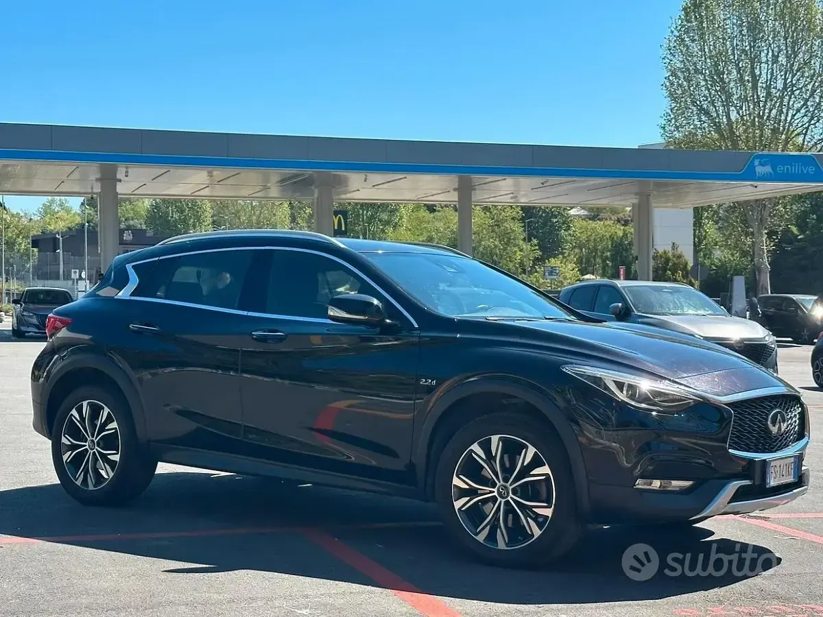 Usata Infiniti QX30 Luxe 170 CV (125 kW) 2018 Viola SUV