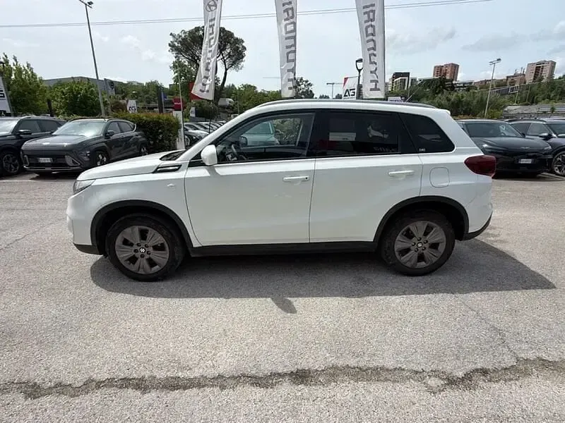 Usata Suzuki Vitara Cool 129 CV (94 kW) 2023 Bianco SUV