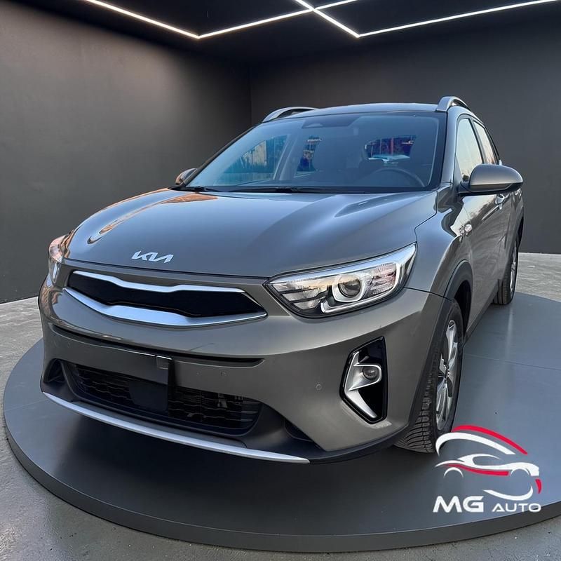 Begagnad Kia Stonic GT-Line 100 HK (73 kW) 2022 Grå SUV
