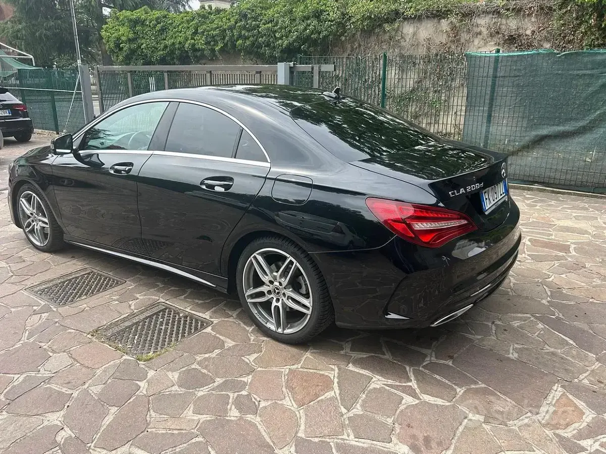 Usata Mercedes CLA200 Premium 136 CV (100 kW) 2017 Nero Berlina