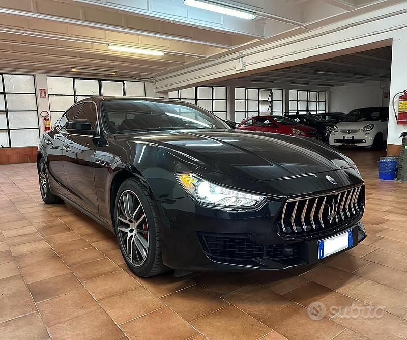 Nero Usata 2019 Maserati Ghibli GranLusso Coupé | 31.900 € (Super prezzo) - Immagine 1/4