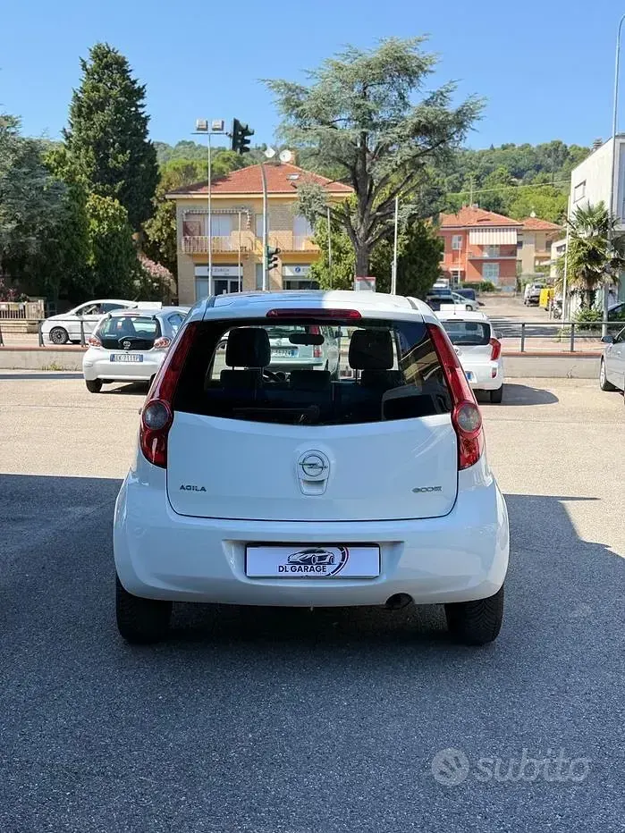 Usata Opel Agila Enjoy 65 CV (47 kW) 2008 Bianco Utilitaria