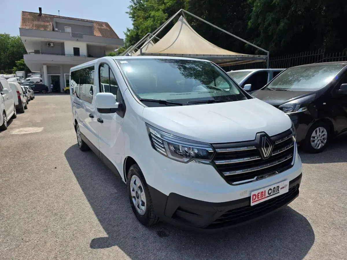 Usata Renault Trafic 110 CV (80 kW) 2024 Bianco Monovolume