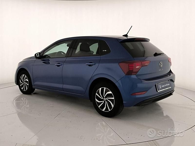 Usata VW Polo Life 95 CV (69 kW) 2023 Reef blue metallizzato Utilitaria
