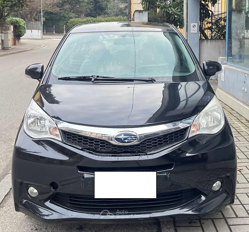 Usata Subaru Trezia 99 CV (72 kW) 2011 Nero Utilitaria