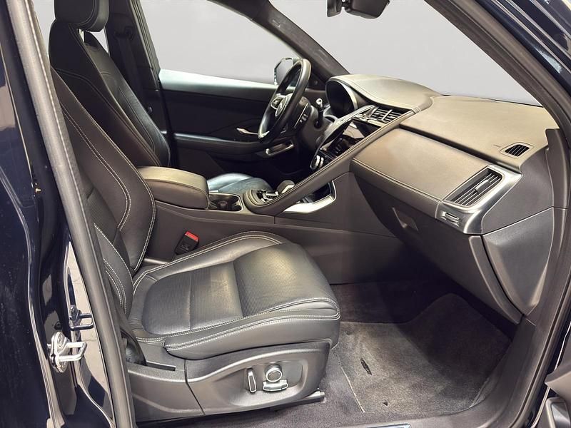 Usata Jaguar E-Pace R-Dynamic 163 CV (119 kW) 2021 Portofino blue SUV