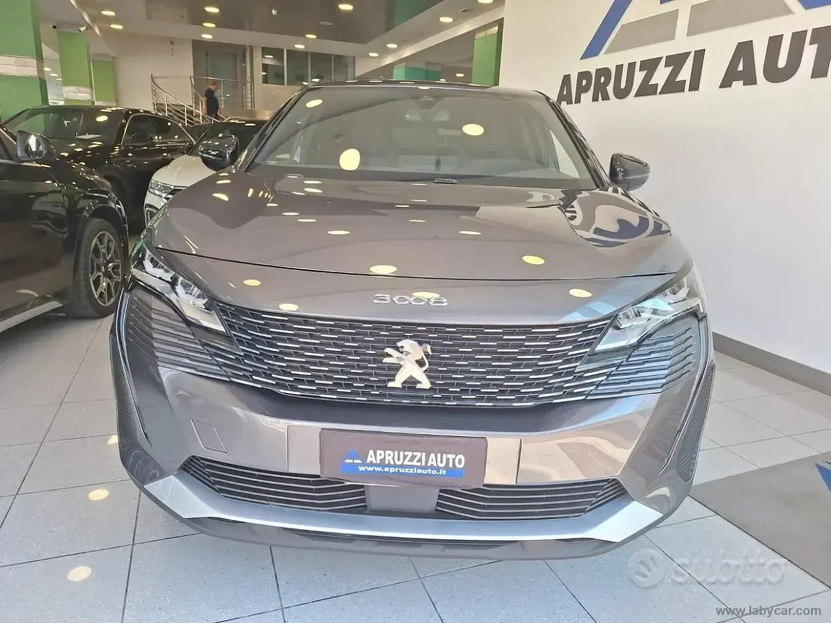 Usata Peugeot 3008 Allure 131 CV (96 kW) 2024 Grigio SUV