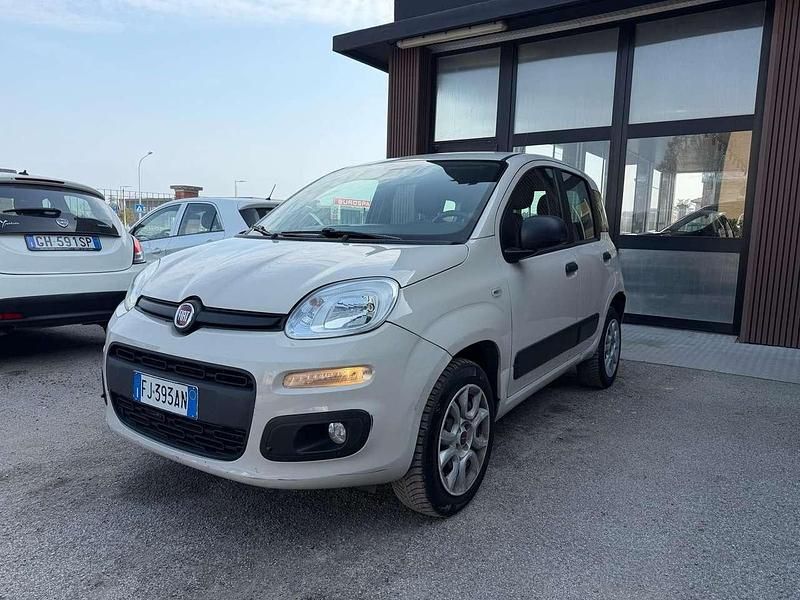 Usata Fiat Panda Lounge 80 CV (58 kW) 2017 Beige Utilitaria
