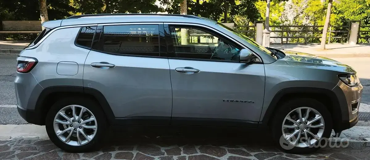 Usata Jeep Compass Limited 131 CV (96 kW) 2021 Grigio SUV