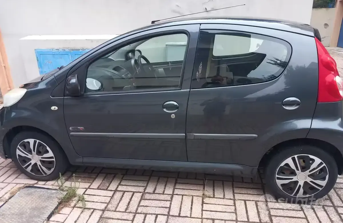 Usata Peugeot 107 68 CV (50 kW) 2007 Nero Utilitaria