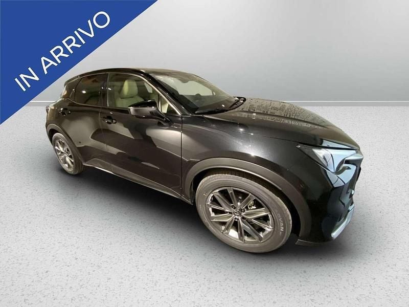 Nuova Lexus LBX 136 CV (100 kW) 2025 Nero SUV