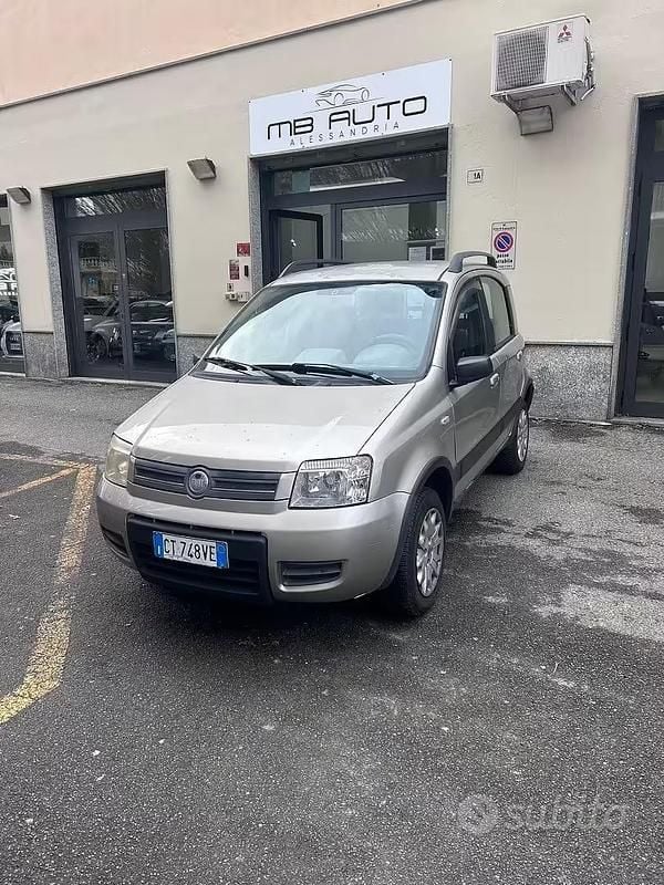 Usata Fiat Panda 4x4 Climbing 60 CV (44 kW) 2005 Grigio Utilitaria