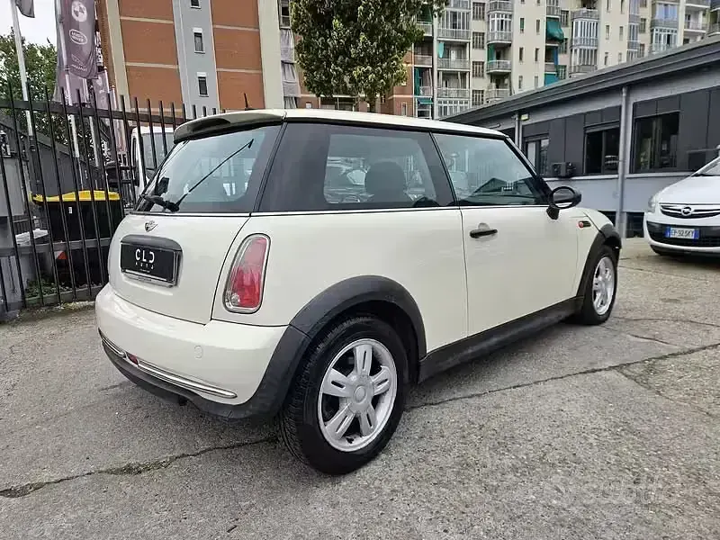 Usata Mini One D 88 CV (64 kW) 2006 Beige Utilitaria