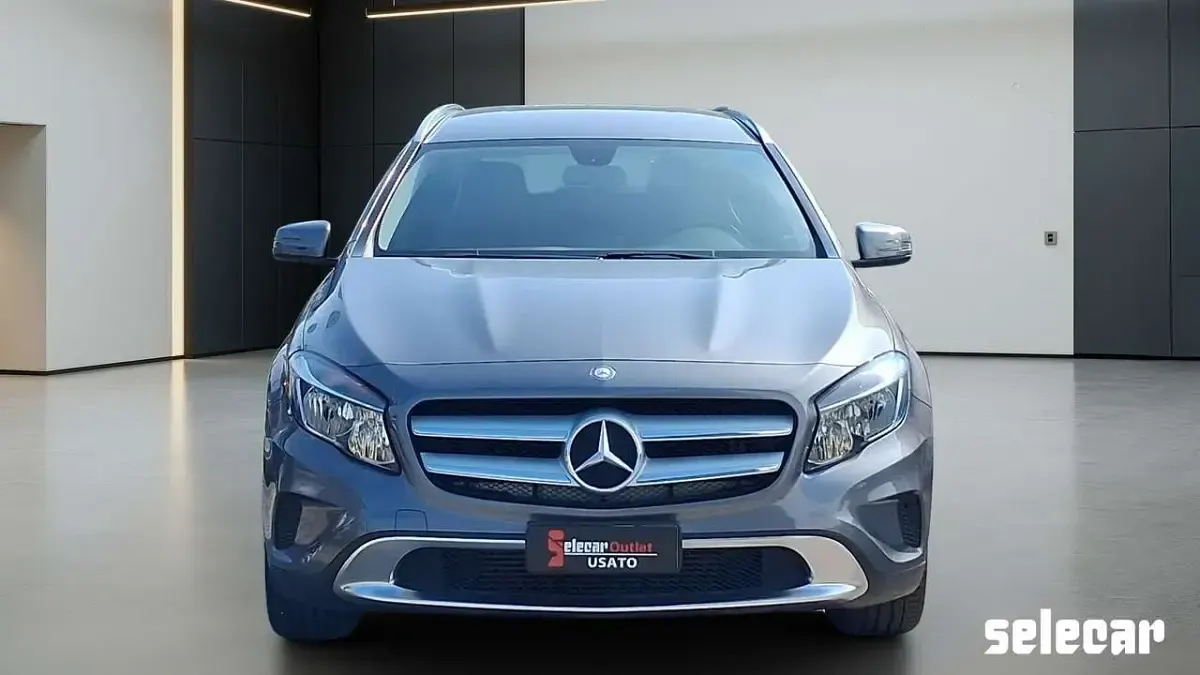 Usata Mercedes GLA200 Premium 136 CV (100 kW) 2015 Grigio metallizzato scuro SUV