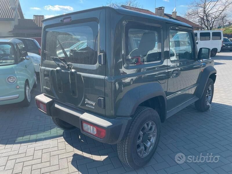 Usata Suzuki Jimny 102 CV (75 kW) 2024 Argento SUV