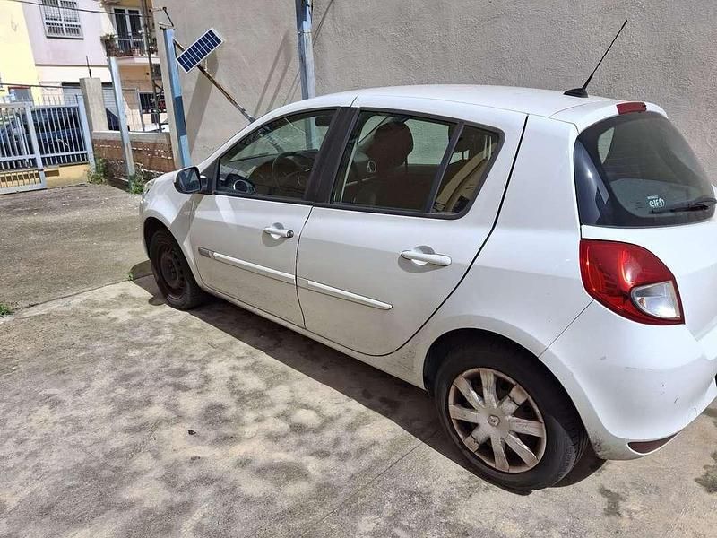 Usata Renault Clio IV Dynamique 75 CV (55 kW) 2012 Bianco Berlina