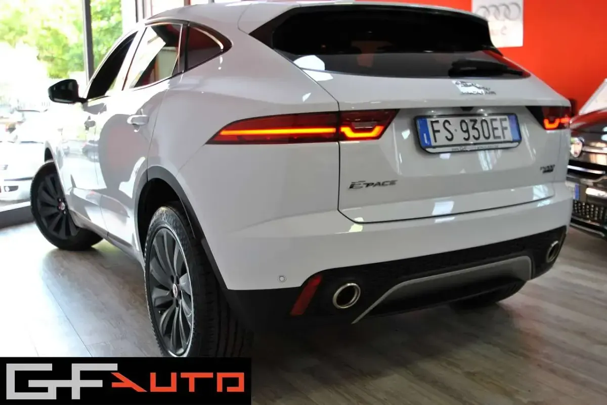 Usata Jaguar E-Pace SE 200 CV (147 kW) 2018 Bianco SUV