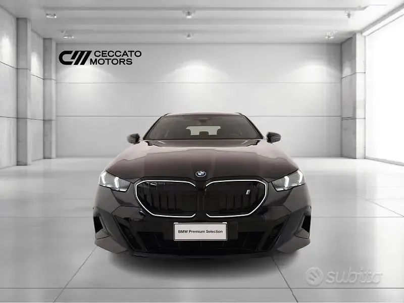 Usata BMW i5 M Sport 289 kW (394 CV) 2025 Nero Station wagon