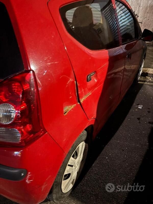 Usata Nissan Micra 86 CV (63 kW) 2010 Rosso Utilitaria