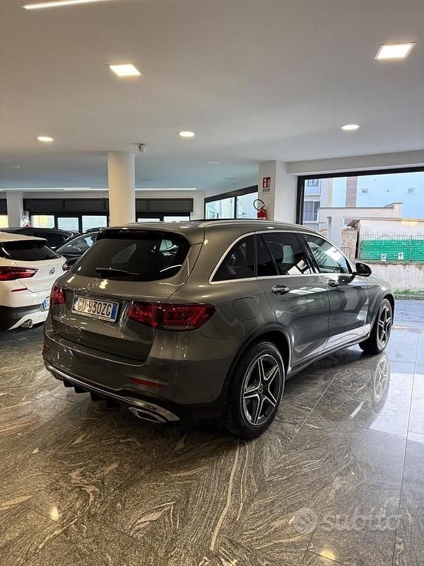 Usata Mercedes GLC220 Premium 194 CV (142 kW) 2019 Grigio Station wagon