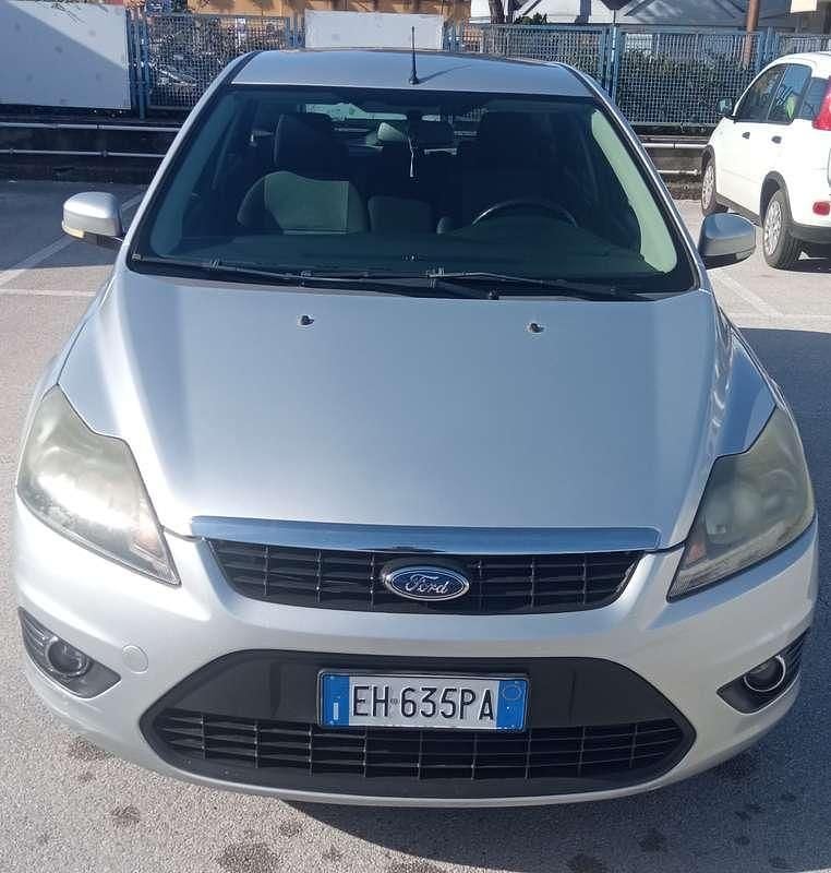 Usata Ford Focus Titanium 109 CV (80 kW) 2011 Argento Berlina