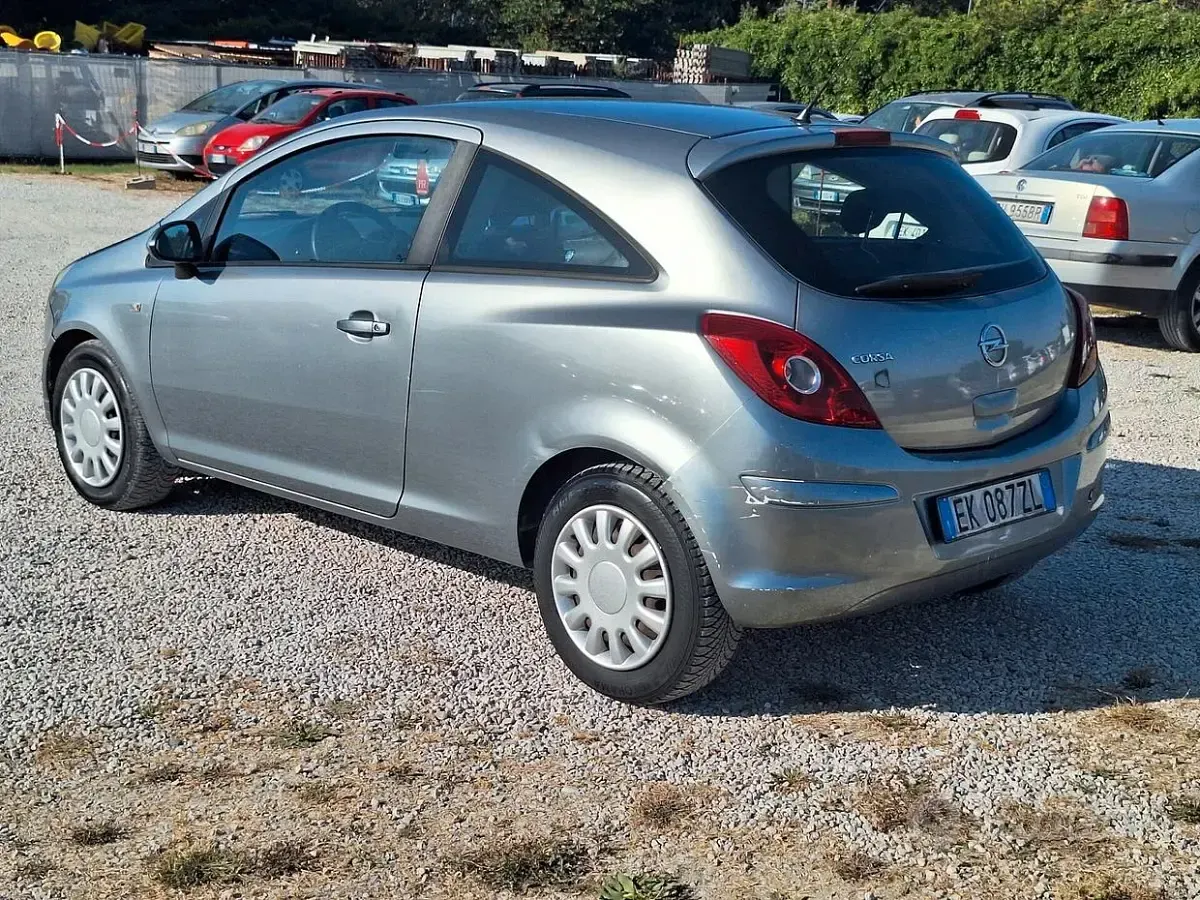 Usata Opel Corsa 86 CV (63 kW) 2013 Grigio Utilitaria