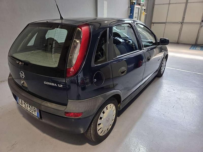 Usata Opel Corsa Elegance 75 CV (55 kW) 2002 Blu/azzurro Utilitaria