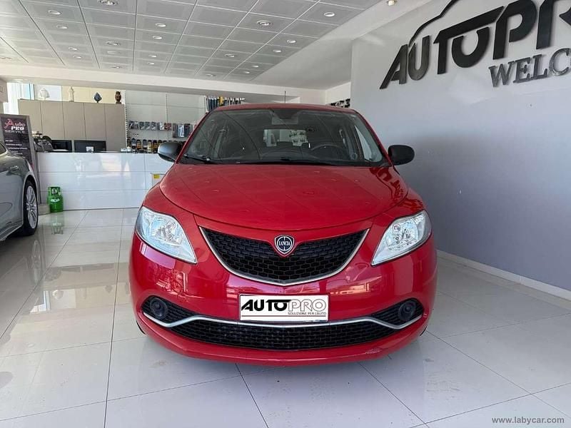 Rosso Usata 2016 Lancia Ypsilon Due volumi | 7200 € (Buon prezzo) - Immagine 1/4