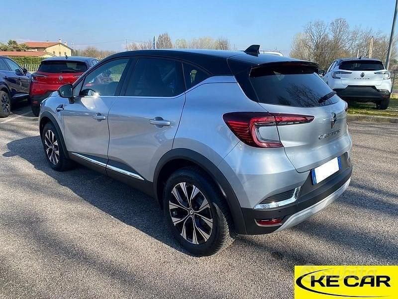 Usata Renault Captur Techno 90 CV (66 kW) 2024 Grigio SUV