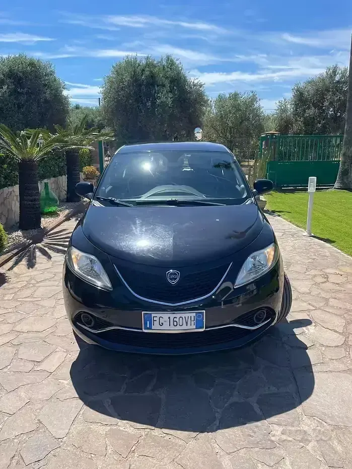 Usata Lancia Ypsilon 69 CV (50 kW) 2017 Utilitaria