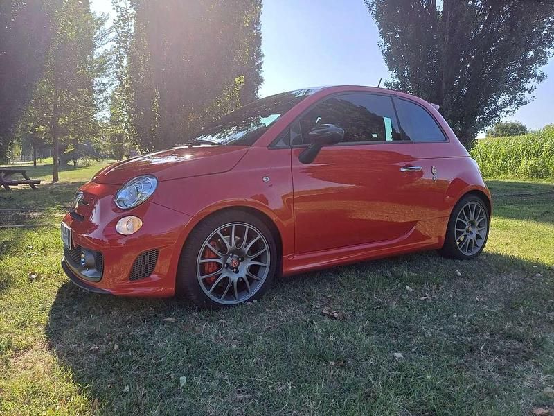 Usata Abarth 695 Competizione 179 CV (131 kW) 2012 Rosso Utilitaria