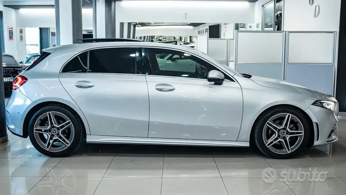 Usata Mercedes A180 Premium Plus 116 CV (85 kW) 2019 Grigio Utilitaria