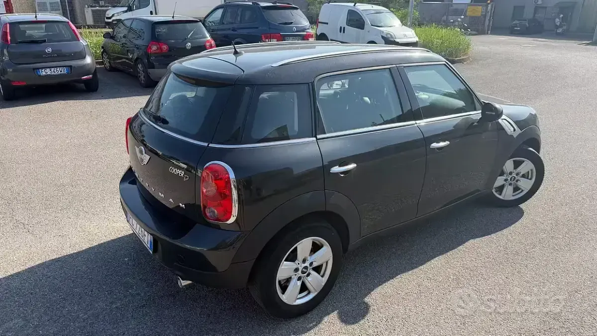 Usata Mini Cooper D 111 CV (81 kW) 2016 Nero Utilitaria