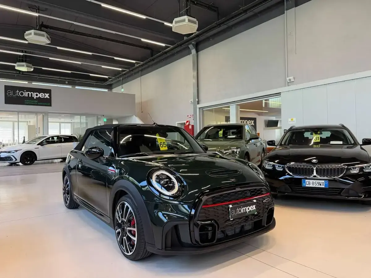 Usata Mini John Cooper Works Cabriolet 231 CV (169 kW) 2022 Rebel green Cabrio