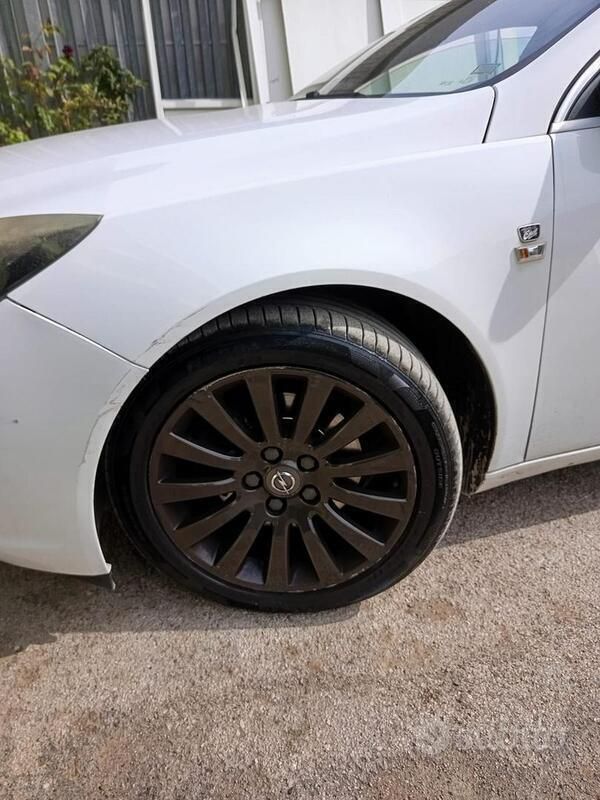 Usata Opel Insignia 131 CV (96 kW) 2010 Berlina