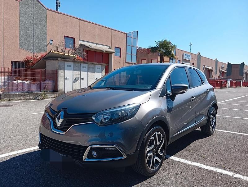 Usata Renault Captur 89 CV (65 kW) 2014 Grigio SUV