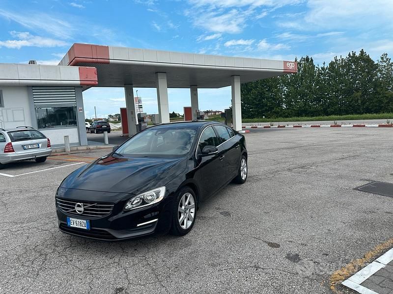 Nero Usata 2014 Volvo S60 R-Design Momentum Tre volumi | 6450 € - Immagine 1/4