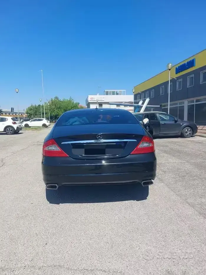 Usata Mercedes CLS320 224 CV (164 kW) 2008 Nero Coupé
