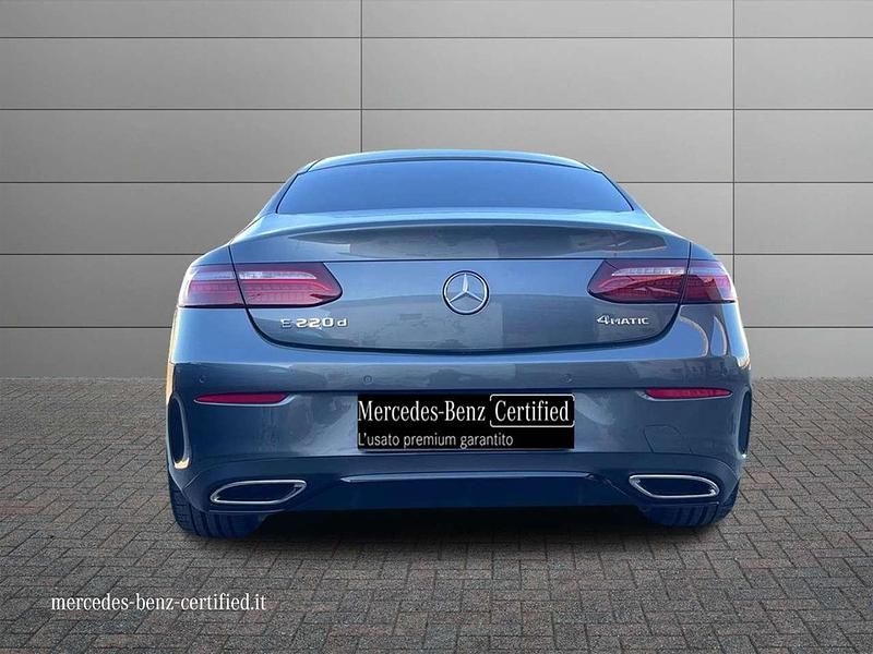 Usata Mercedes E220 Premium Plus 194 CV (142 kW) 2021 Argento Coupé
