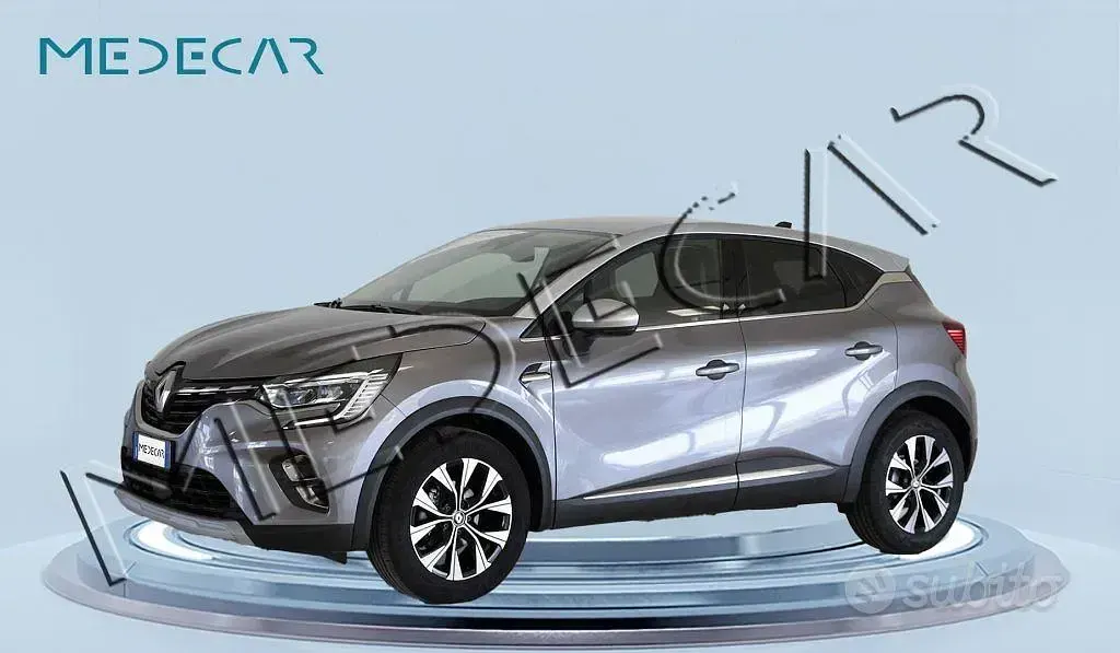 Usata Renault Captur Techno 101 CV (74 kW) 2024 Grigio SUV
