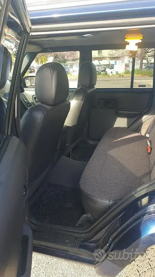 Usata Jeep Cherokee 116 CV (85 kW) 2001 Bluazzurro SUV