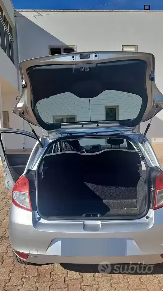 Usata Renault Clio II 75 CV (55 kW) 2011 Grigio Berlina