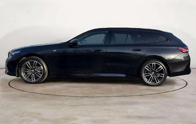 Usata BMW 520 M Sport 197 CV (144 kW) 2025 Nero zaffiro Station wagon