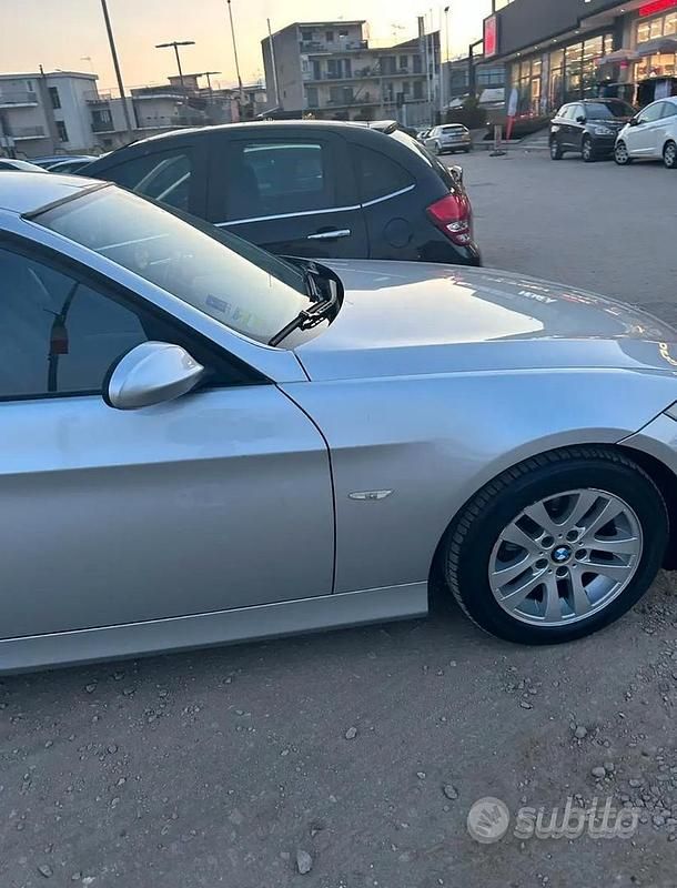 Usata BMW 318 122 CV (89 kW) 2007 Grigio Berlina